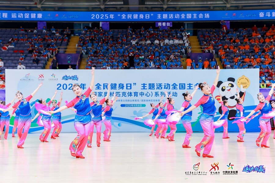 U16男足全胜晋级U17亚洲杯，中国足球队官方发布海报庆祝