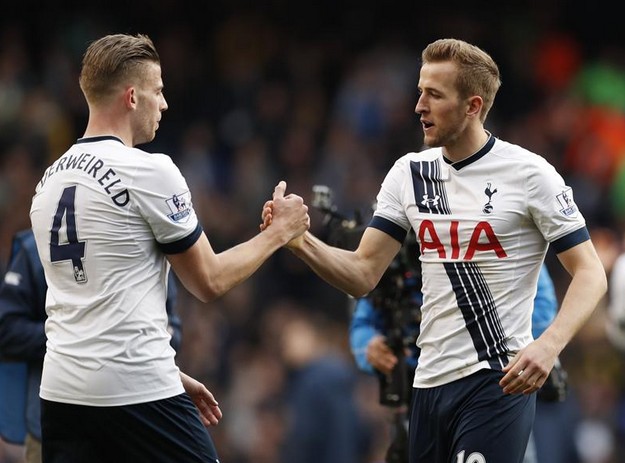 年轻前锋的 年轻前锋的