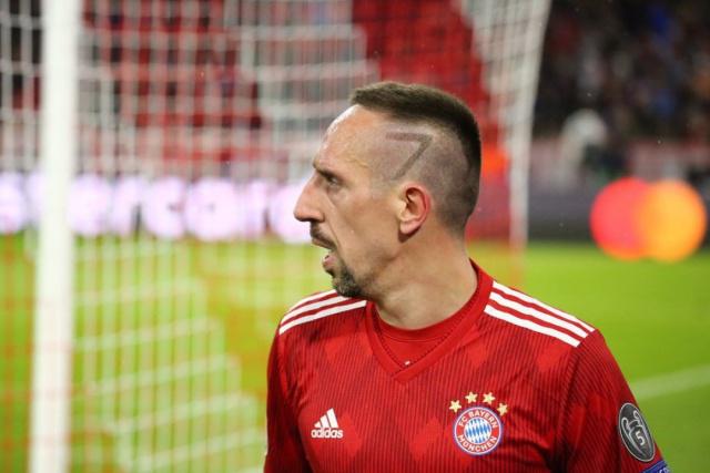 逐渐浮出水 逐渐浮出水